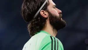 Problemy Liverpoolu przed meczem z Galatasaray. Alisson Becker wypada ze składu