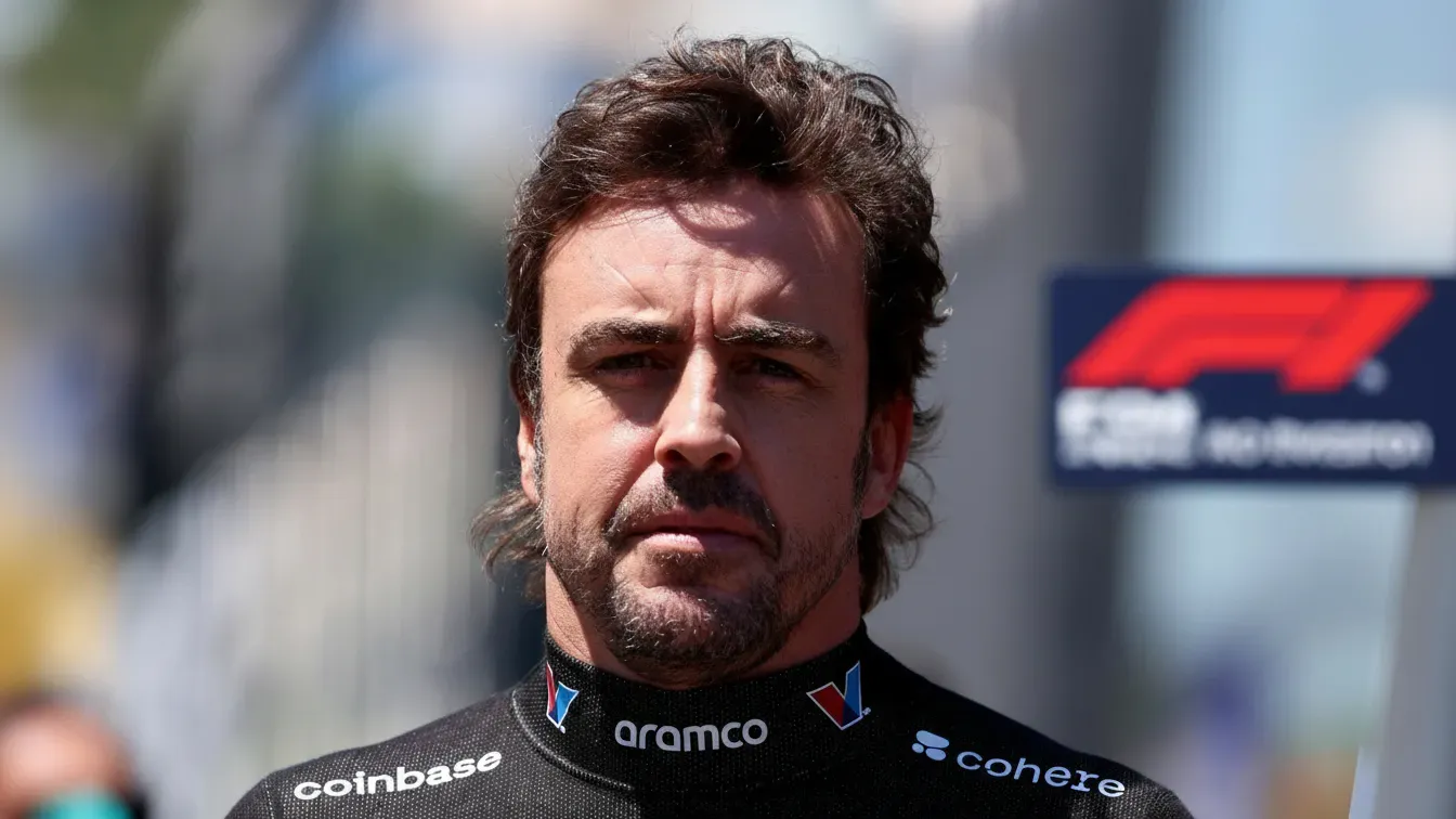 Przyszłość Fernando Alonso wisi na włosku. Adrian Newey stawia wszystko na jedną kartę