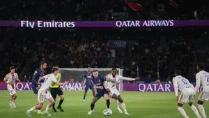 PSG i Lyon zagrają w poniedziałek. Tego wieczoru odbędzie się też gala Złotej Piłki