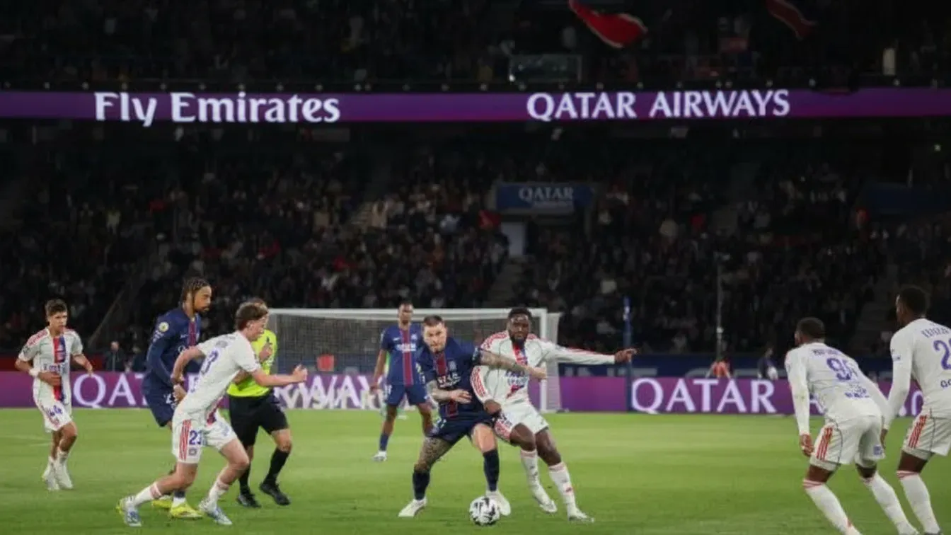 PSG i Lyon zagrają w poniedziałek. Tego wieczoru odbędzie się też gala Złotej Piłki