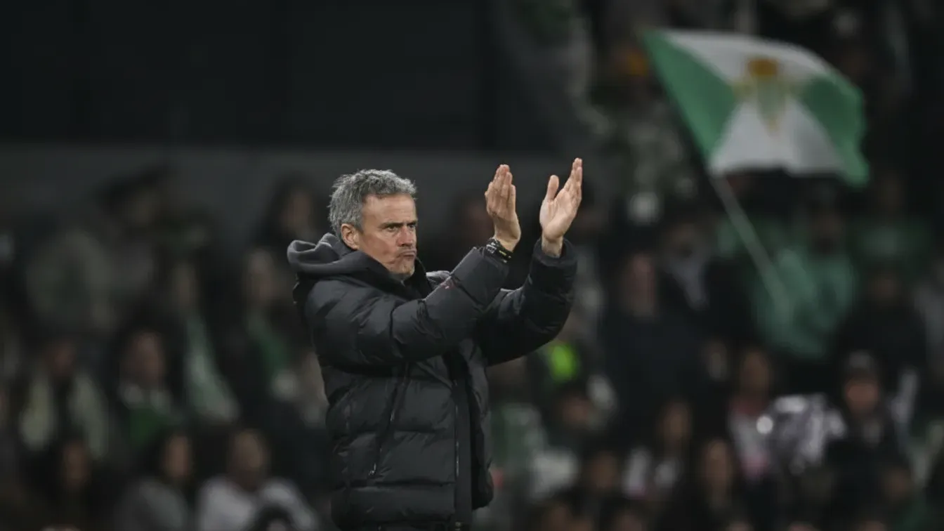 PSG ogłasza wielkie wieści przed hitem. Luis Enrique i pięciu piłkarzy z nowymi umowami.