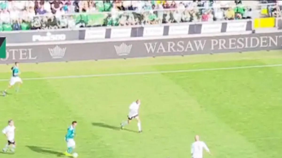 RABONA Michała Kucharczyka obok bezradnego Arkadiusza Malarza. co za gol! Pozostało tylko jedno "ale". Mecz
