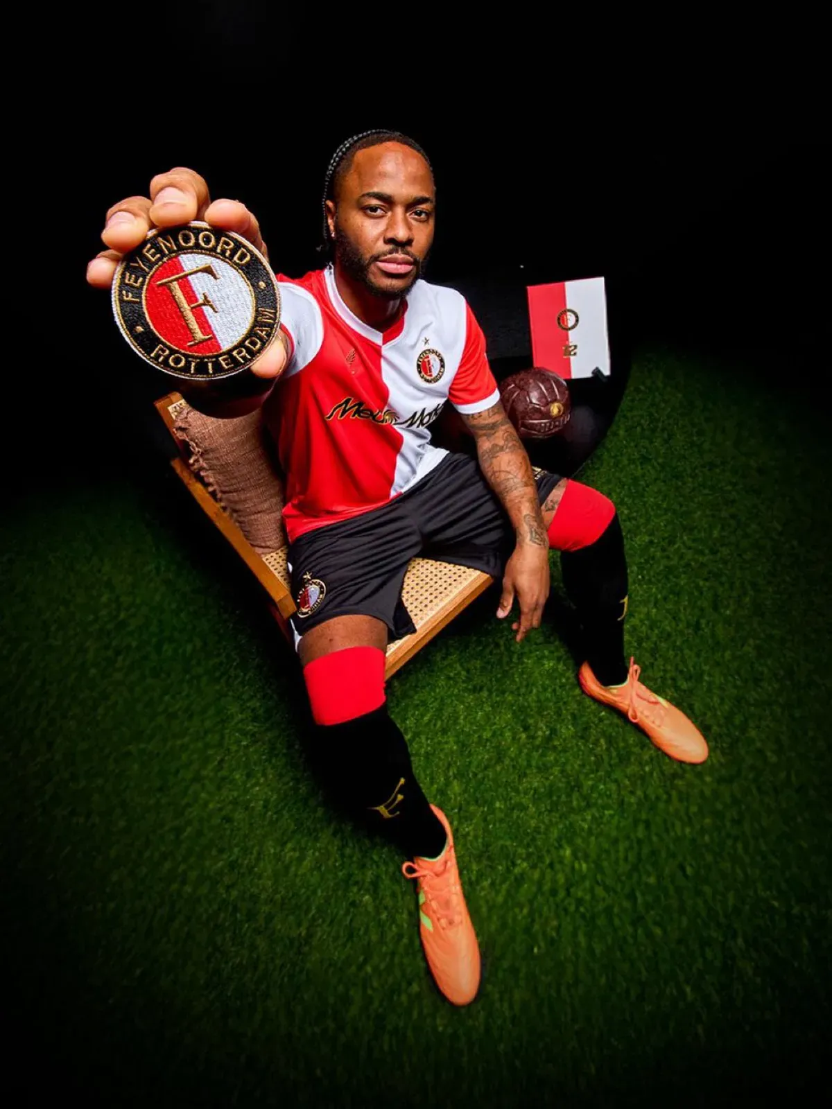 Raheem Sterling ma problemy w Feyenoordzie tuż po transferze