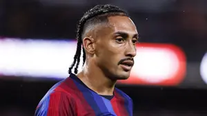 Raphinha przewiduje kolejne starcie z PSG po porażce Barcelony w Lidze Mistrzów