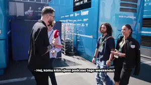 Real madryt. ELEVEN SPORTS @fkapica w akcji! Przed wyścigiem kilka zdań zamienili z nim Marc Cucurella oraz
