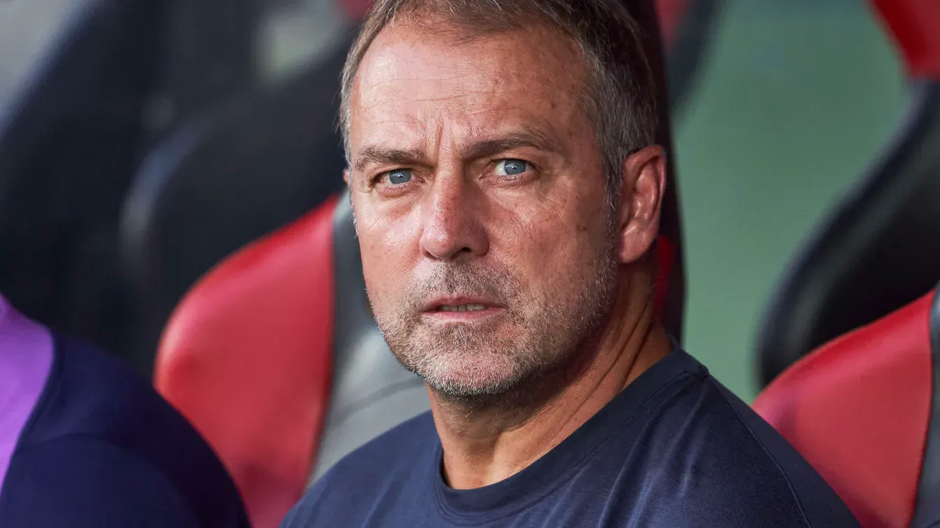 Real Madryt i Barcelona idą łeb w łeb. Mourinho i Flick powalczą o prestiżowe wyróżnienie
