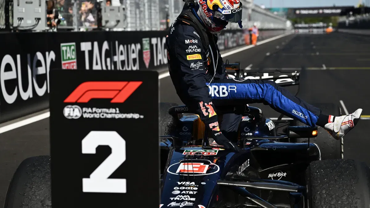 Red Bull zmusił Verstappena do oddania pozycji. Laurent Mekies broni kontrowersyjnej decyzji