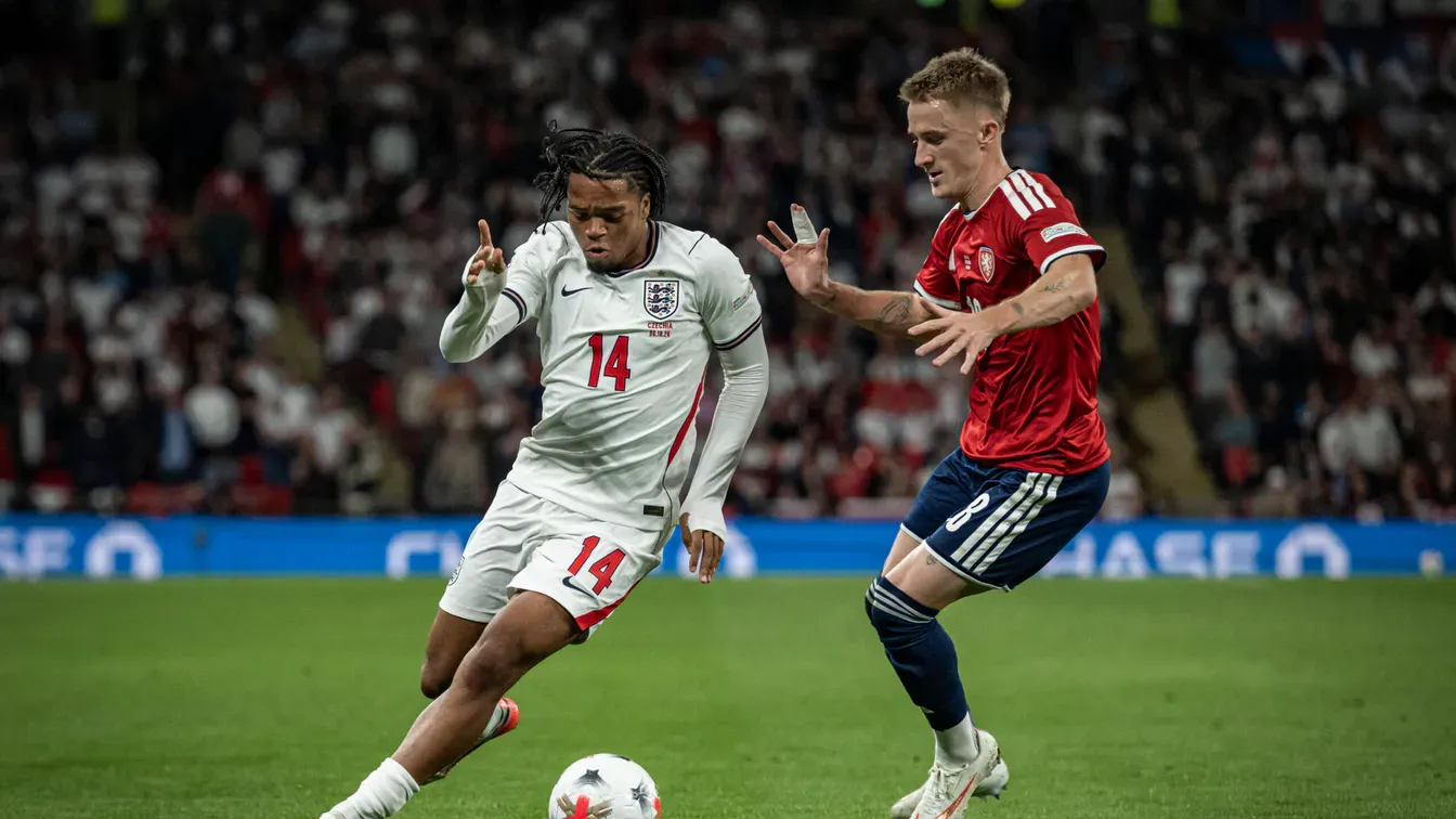 Rio Ngumoha chce zostać w Liverpoolu. Arsenal ma coraz mniejsze szanse