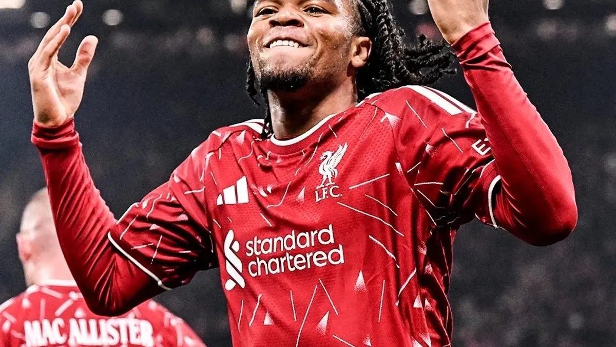 Rio Ngumoha nazwał Liverpool największym klubem świata i potwierdził trwające rozmowy o kontrakcie