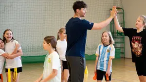 Robią coś, czego jeszcze nie było. Futbol wchodzi na lekcje WF!