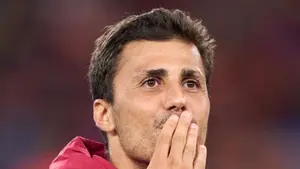 Rodri broni Pedriego po pominięciu pomocnika Barcelony na liście nominowanych do Złotej Piłki