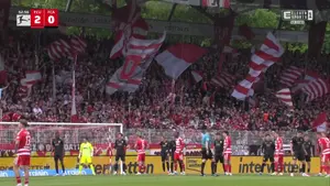 Rotacja z kosmosu! Ależ uderzył tę piłkę Andras Schafer, wow! Goal Arena trwa w Eleven Sports 1!