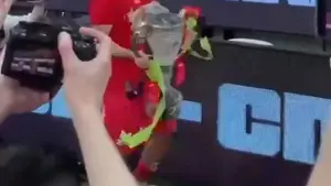 Rozbił trofeum w drobny mak! Fatalna wpadka zawodnika Spartaka