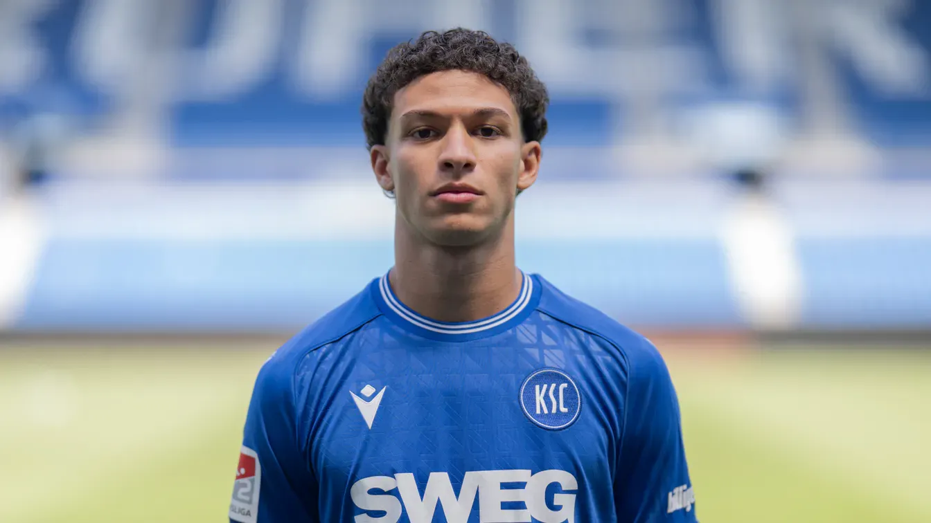 SC Freiburg rozbija bank i wygrywa wyścig o Loueya Ben Farhata
