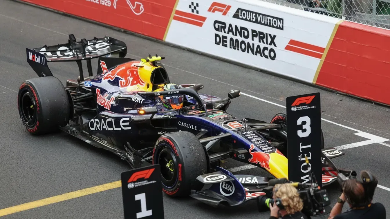 Sędziowie wezwali kierowcę Red Bulla. Podium w Monako zagrożone przez jeden błąd
