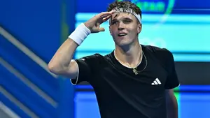Sensacja w Doha! Jakub Mensik wyrzuca Jannika Sinnera i bije życiowy rekord
