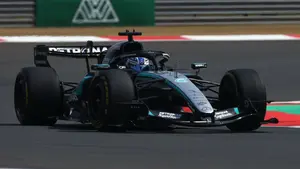 Sensacja w Szanghaju. Mercedes deklasuje rywali, a Verstappen daleko w tyle