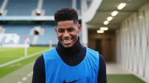 Sensacyjny transfer na linii Manchester – Liverpool? Legenda wskazuje na wielkie nazwisko