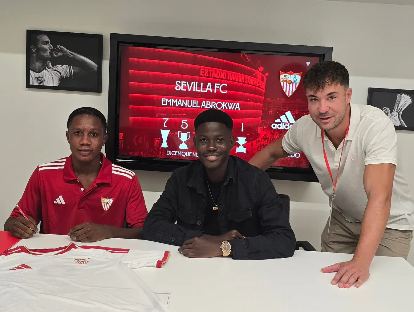Sevilla sfinalizowała historyczny transfer. Emmanuel Abrokwa podpisał kontrakt