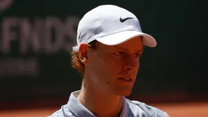 Skandal na French Open. Sinner oskarżony o oszustwo, legenda tenisa grzmi o faworyzowaniu gwiazd