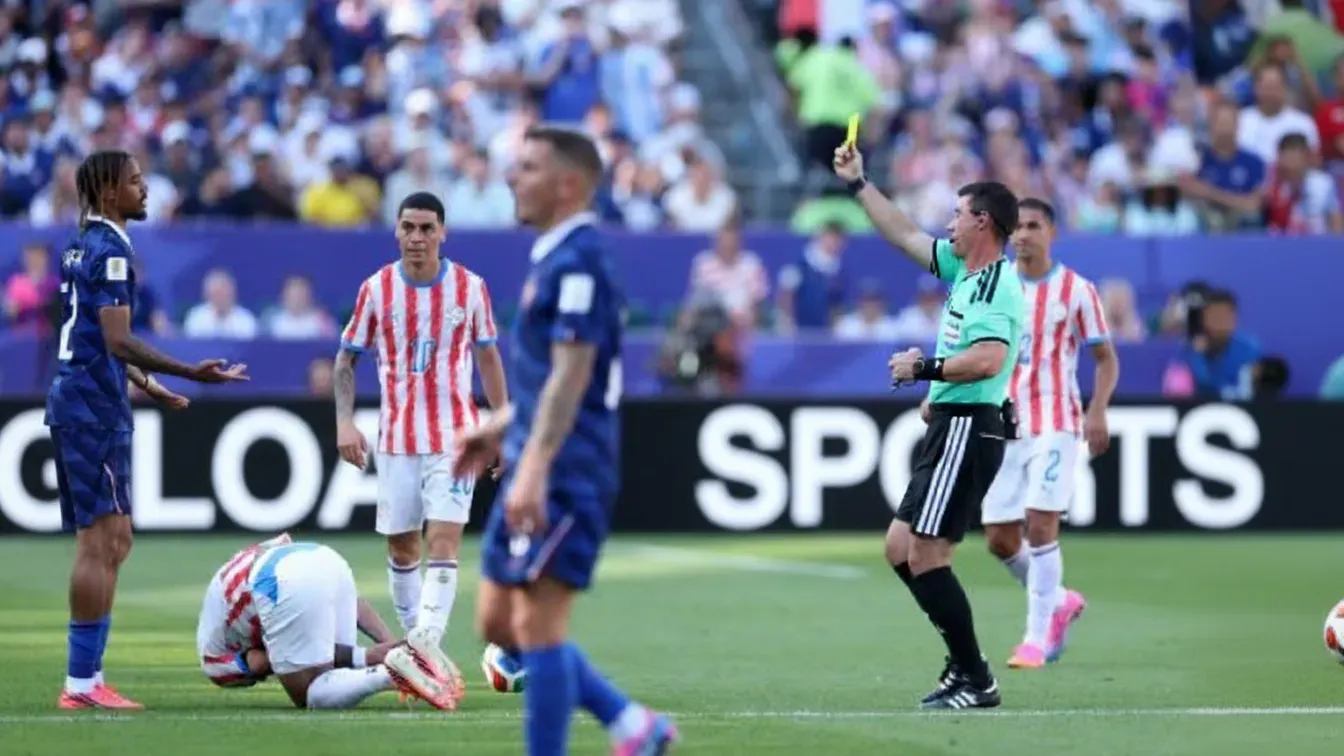 Skandal na mundialu. Sędzia dostał notę 1/10, media piszą o hańbie