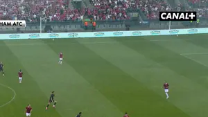 Słupek! W pierwszej połowie Jordi Sanchez był bardzo blisko zdobycia bramki dla Wisły Kraków! Oglądaj: