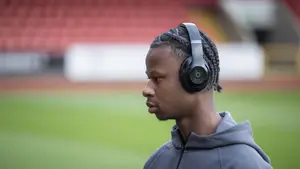 Stephen Mfuni blisko zmiany barw. Wybrał ofertę beniaminka Premier League