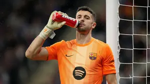 Strach w Barcelonie po meczu z Newcastle. Hansi Flick drżał o zdrowie kluczowego zawodnika