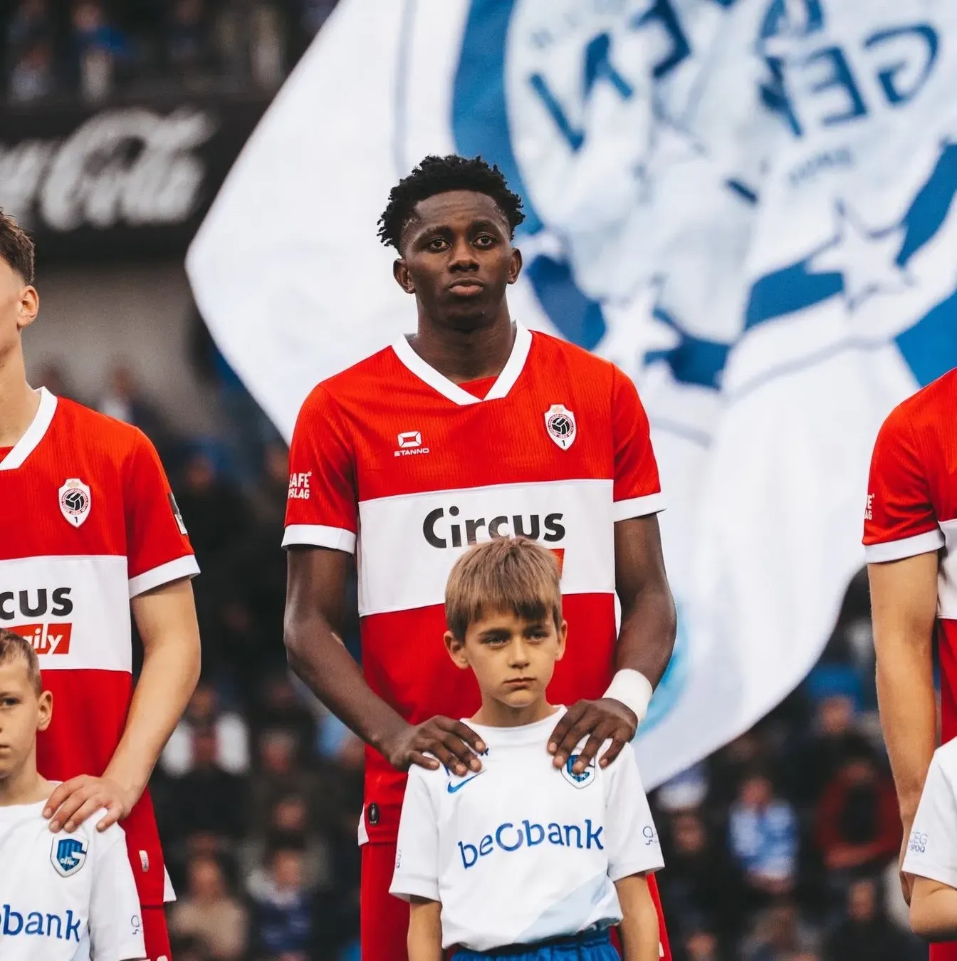 Sunderland finalizuje transfer z Royal Antwerp. Młody talent leci do Anglii