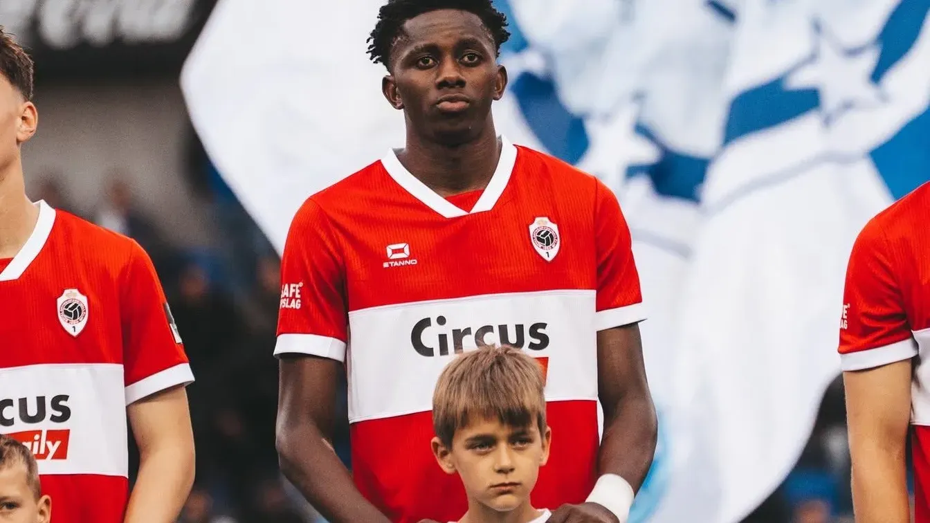Sunderland finalizuje transfer z Royal Antwerp. Młody talent leci do Anglii