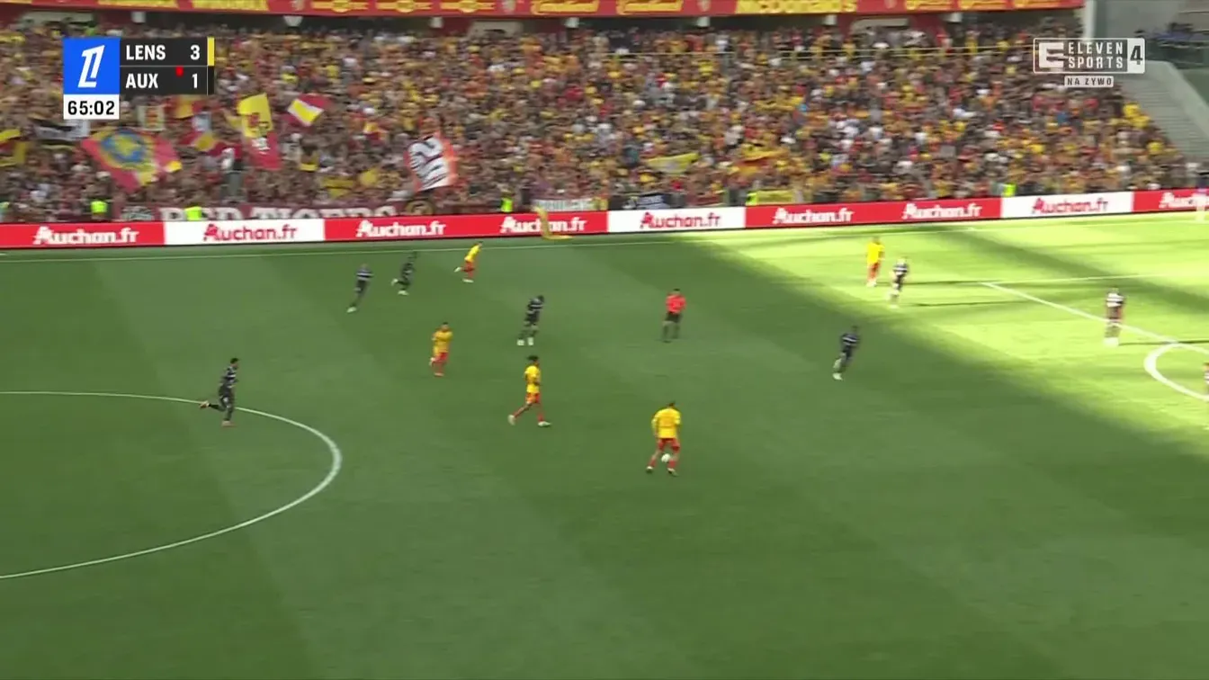 Świetne wejście do RC Lens ma Michał Skóraś! Dziś Polak zanotował asystę przy czwartym golu swojej drużyny w meczu z AJ 