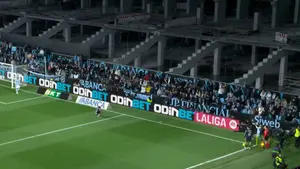 Świetnie to zmieścił Aurélien Tchouaméni! Kapitalny strzał od słupka Francuza i gol dla Realu Madryt! Oglądaj: