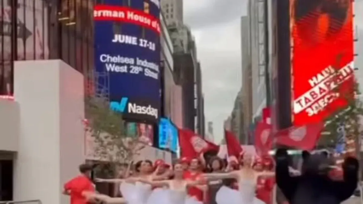 Szaleństwo na Times Square! Flash mob dla Gilsona Tavaresa przed Mundialem