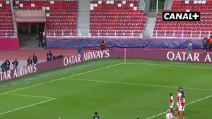Szalony mecz! Vitinha zmarnował rzut karny, ale kilka minut później Désiré Doué zdobył bramkę kontaktową dla PSG! Transm