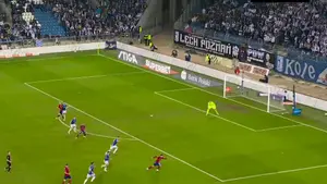 Szalony mecz w poznaniu! Do przerwy mamy 2:2! Jean Carlos zdobył bramkę dla Rakowa, a tuż przerwą do siatki trafił Luis 