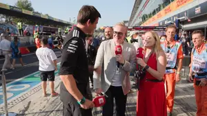 Szczęśliwy Toto Wolff odpowiada na pytania @AldonaMarciniak i @rosmoc, a przy okazji. służy pomocą! Słońce