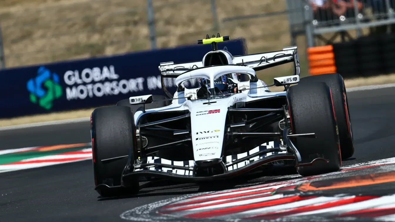 Szokująca decyzja w F1. Polak przejmuje stery w amerykańskim zespole w samym środku przerwy