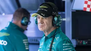 Szokująca decyzja w Formule 1. Adrian Newey rezygnuje z kluczowej funkcji po zaledwie 4 miesiącach