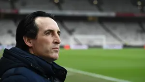 Szykuje się wielki powrót do Premier League. Trzy potęgi walczą o podpis holenderskiego obrońcy
