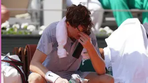 Tajemnicze zasłabnięcia lidera rankingu. Jannik Sinner przeszedł testy medyczne przed Wimbledonem