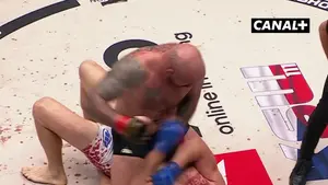 Tak walczy mistrz! Phil de Fries stanie do 14. obrony pasa mistrzowskiego KSW – ostatnio pokonał Štefana Vojčáka – jak p