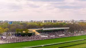 Tłumy na inauguracji sezonu 2026 – Tor Służewiec stawia na nowe rozwiązania