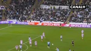 To była demolka! Coventry ograło Newcastle 4:1, a wynik precyzyjnym strzałem ustalił Stephen Mfuni Oglądaj