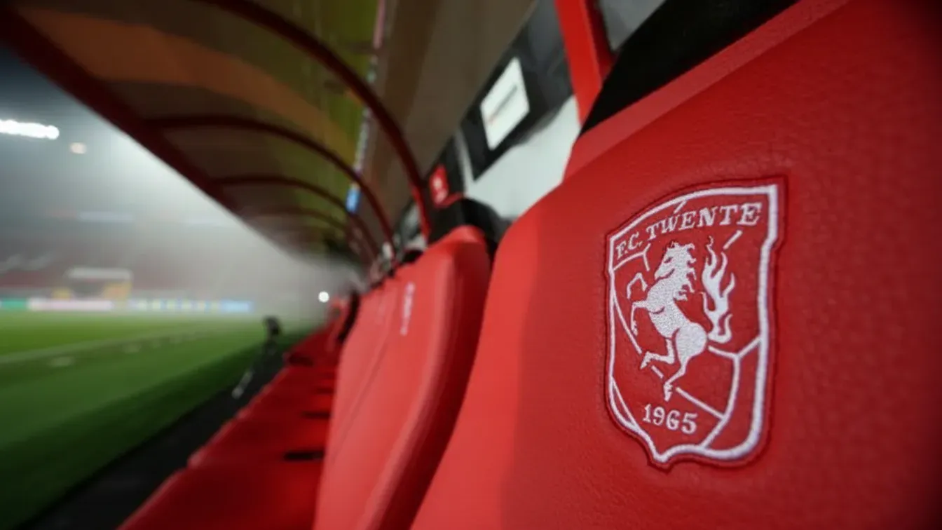 „To po prostu nieprawda”. Trener FC Twente grzmi w sprawie głośnego transferu do Ajaksu