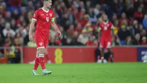 Tottenham chce rozmawiać z Benem Daviesem o kolejnej umowie