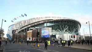 Tottenham i Barcelona walczą o gwiazdę Premier League. Marcos Senesi dostępny za darmo