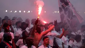 Tragedia w cieniu wielkiego sukcesu PSG. Emmanuel Macron grzmi po wydarzeniach w Paryżu