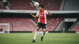 Chelsea obserwuje perełkę z Amsterdamu! Aaron Bouwman na celowniku londyńczyków