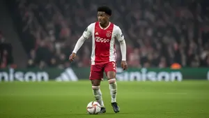 Real Madryt ubiegnięty? Juventus walczy o 17-letni talent Ajaksu za 8 milionów euro