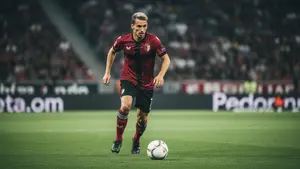 Gwiazda Bundesligi wraca do ojczyzny? Hiszpański defensor na celowniku trzech klubów